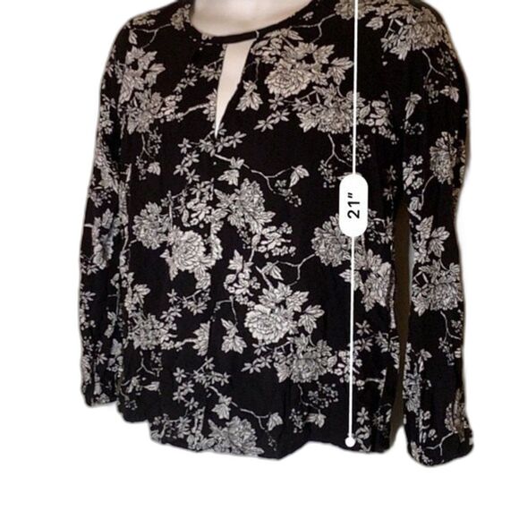 ACD) Charlotte Russe juniors size‎ xs black white top Xsmall Floral - Picture 4 of 5